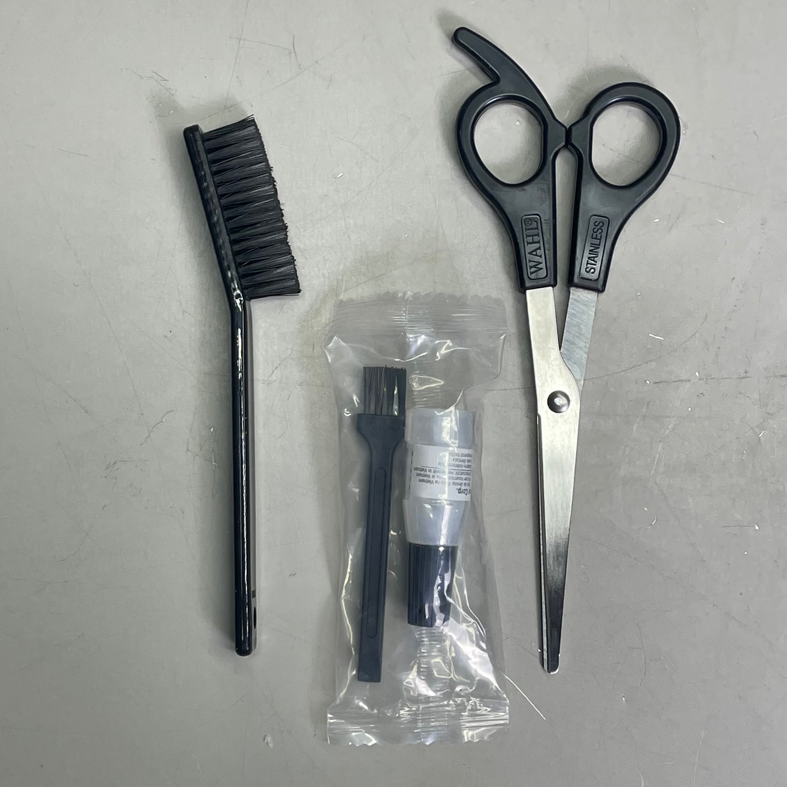 WAHL Multi-Purpose Grooming Kit Men Extreme Power & Easy Clean Blades Red 79607 - Unlimited Barber and Beauty Supply